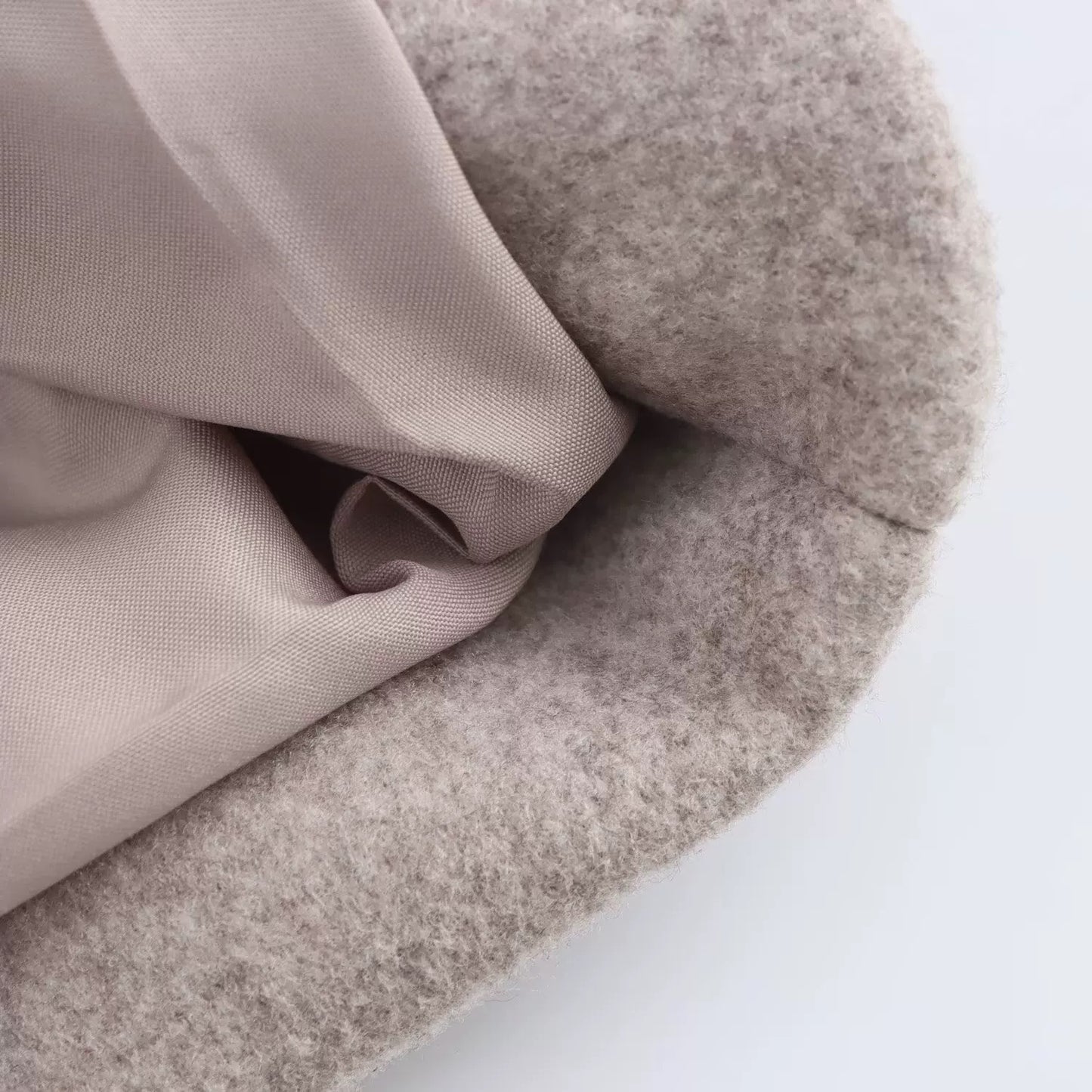 VÉLA „Cozy“ Mantel