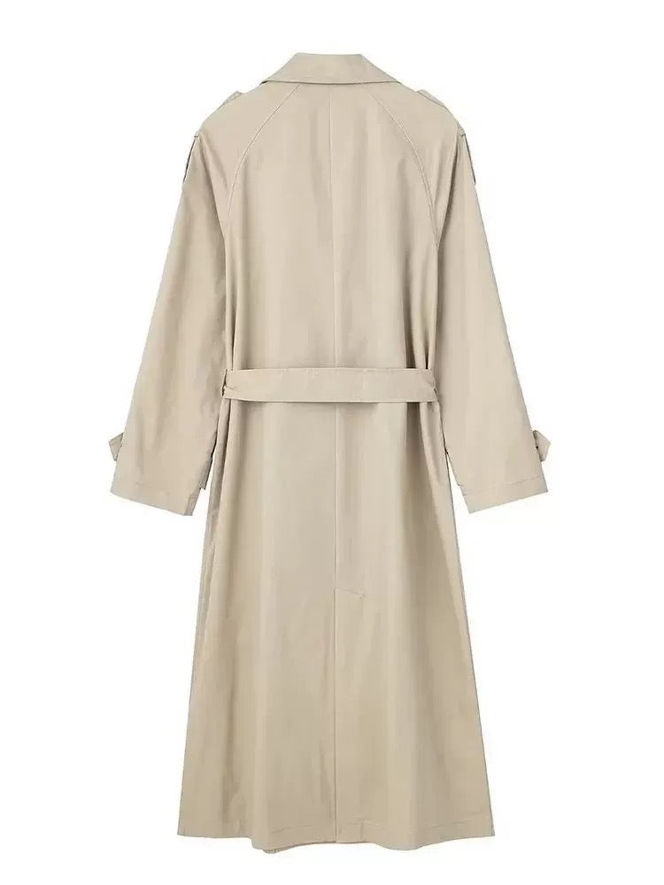 VÉLA ,,Trenchcoat“